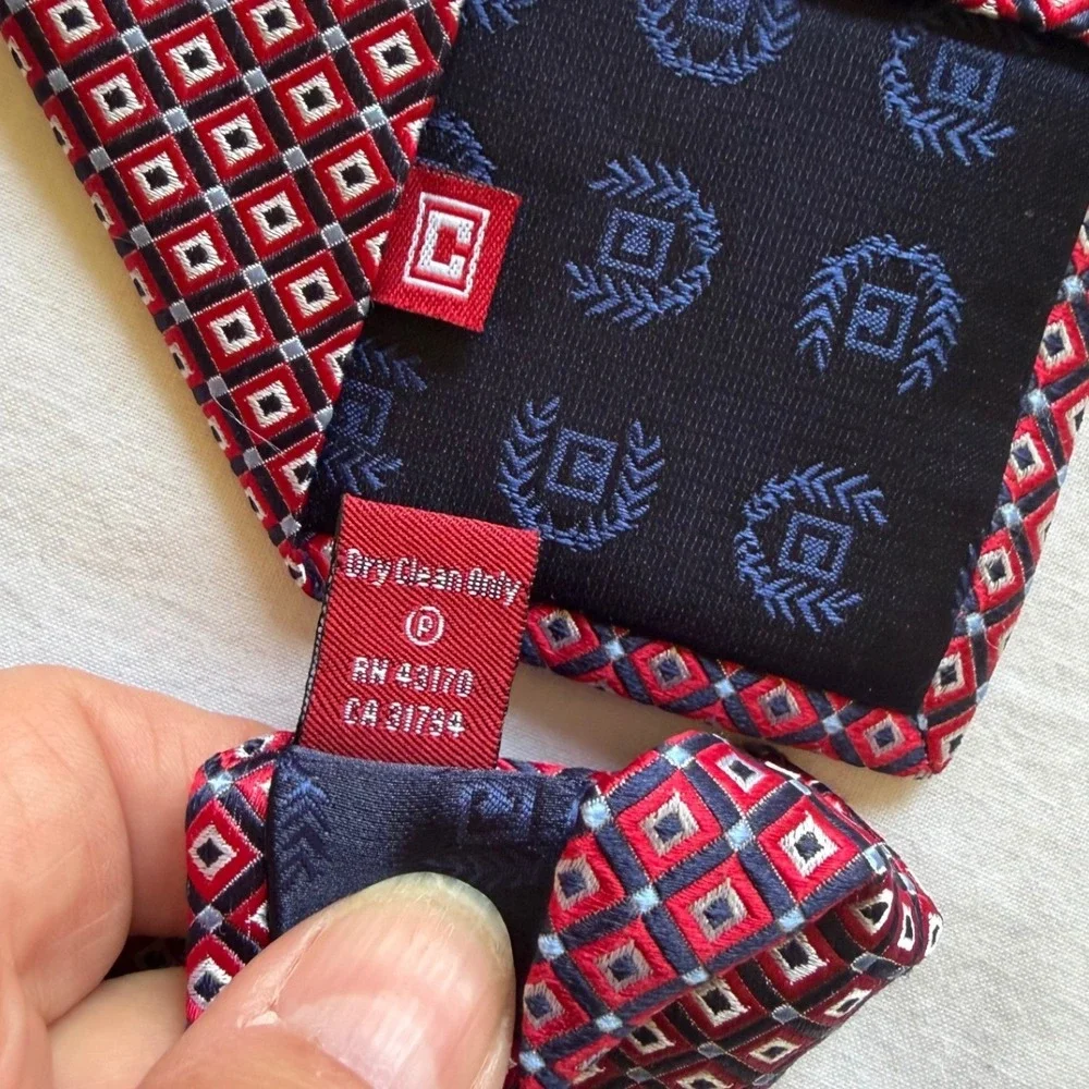 Chaps by Ralph Lauren Mens Silk Necktie Red Navy Blue White Square Old Money